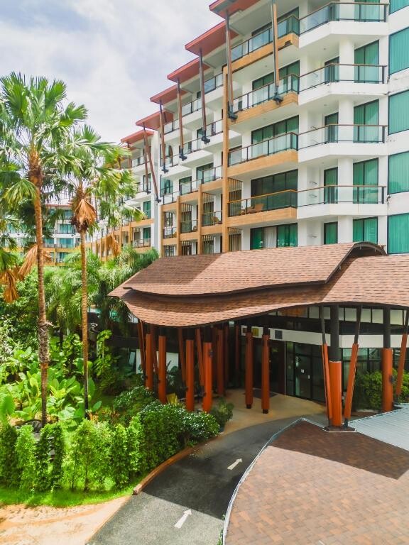 The Lunar Patong hotel